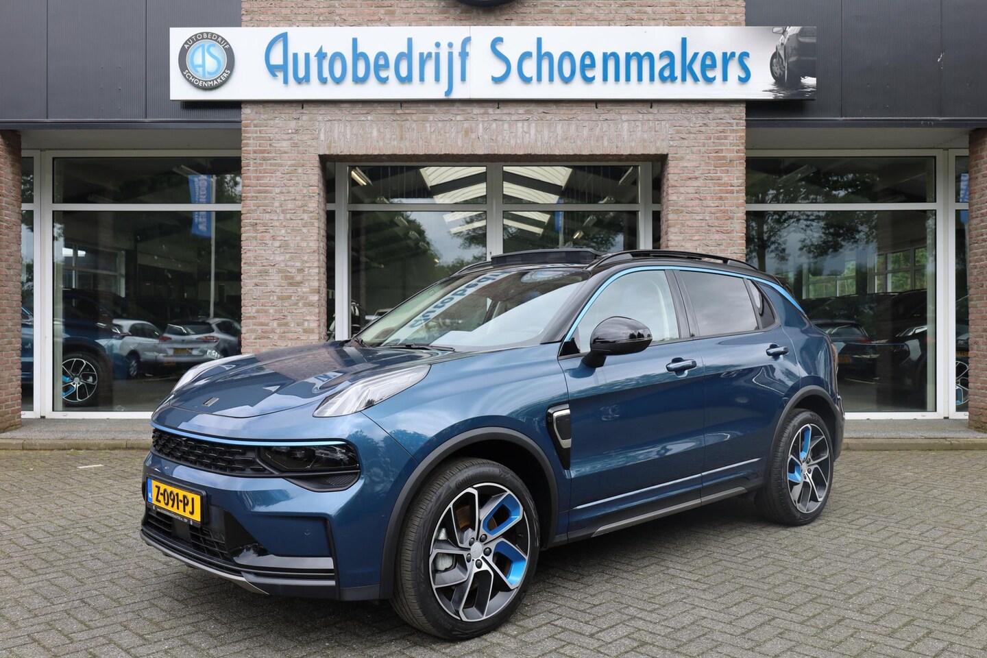 Lynk & Co 01 - 1.5 261PK! 360-CAMERA PANO/SCHUIF INFINITY DAB NAVI CARPLAY STOELVERWARMING ELEK.ACHTERKLE - AutoWereld.nl