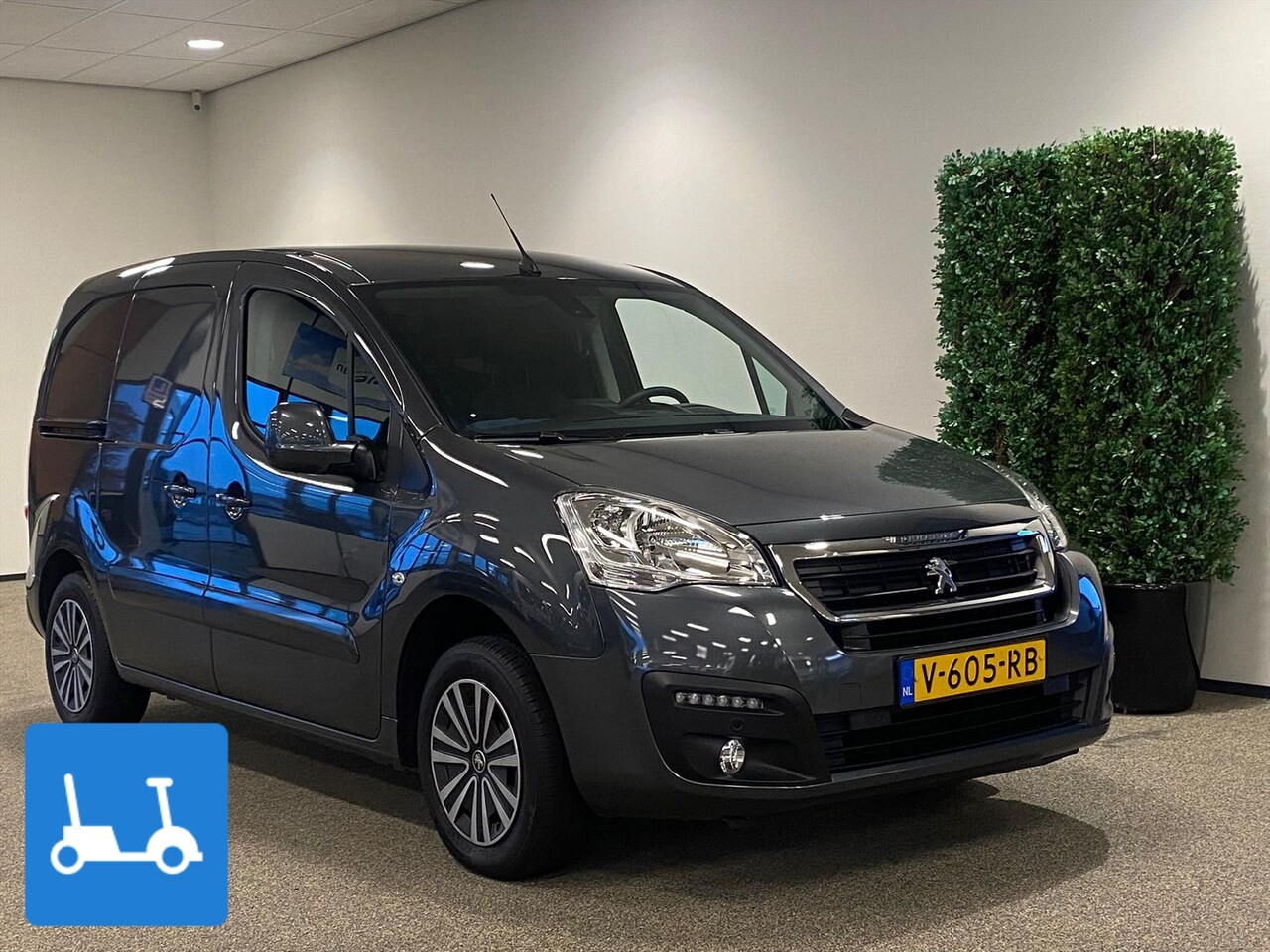 Peugeot Partner - Scootmobiel vervoer / Inrijplatform (MARGE) - AutoWereld.nl