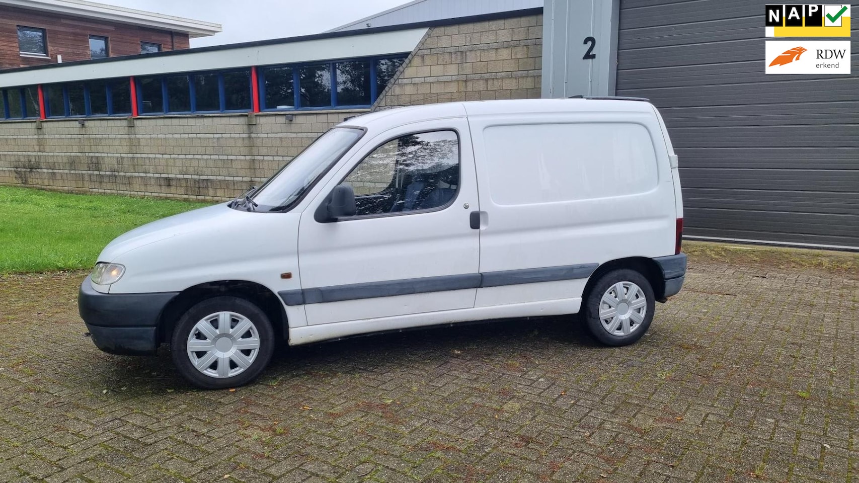 Peugeot Partner - 190C 1.4 BENZINE NIEUWE APK 25 EURO P/M PARTICULIER - AutoWereld.nl