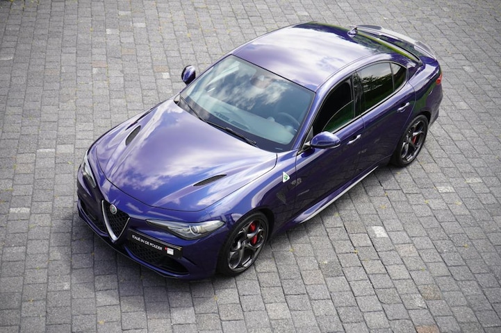 alfa-romeo-giulia-2-9-v6-quadrifoglio-2-9-v6-quadrifoglio.jpg