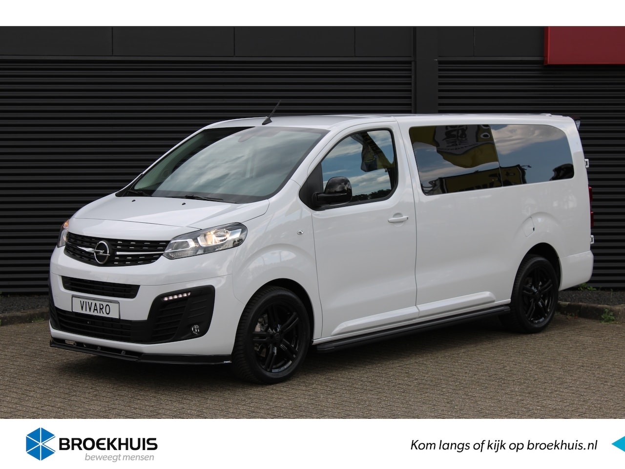 Opel Vivaro - 2.0 145 pk L3 "BLACK EDITION" Navigatie / Camera / Sidebars / Glasloolpanelen / 3-zits / t - AutoWereld.nl