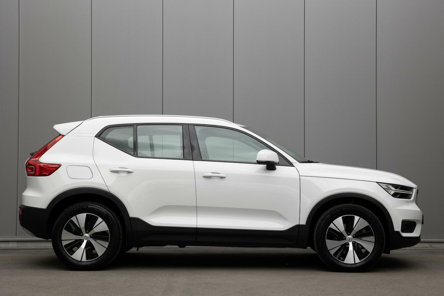 Volvo XC40 - B4 Momentum Business | Full Led Koplampen | Winterpack | BLIS | Adaptive Cruise | - AutoWereld.nl