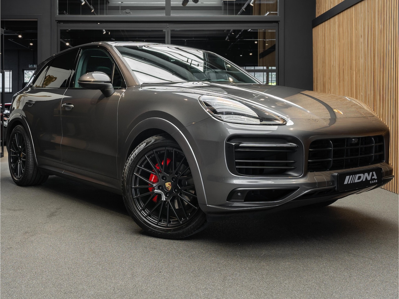 Porsche Cayenne - Sport Design Volleder BOSE Cayenne 3.0 V6 Pano Volleder Surround - AutoWereld.nl