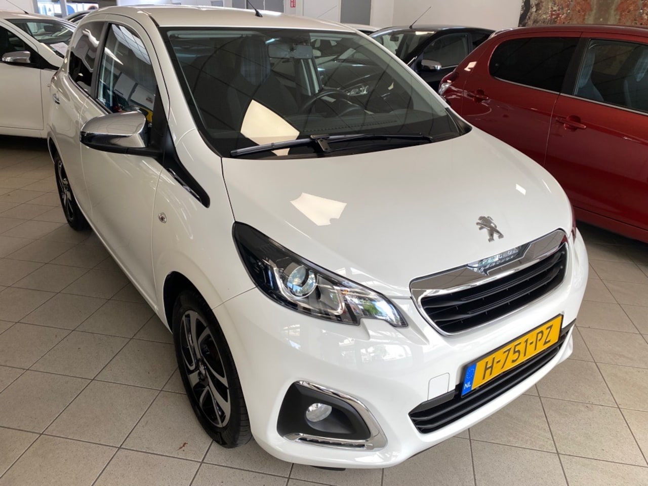 Peugeot 108 - 1.0 e-VTi 72pk 5D Allure - AutoWereld.nl