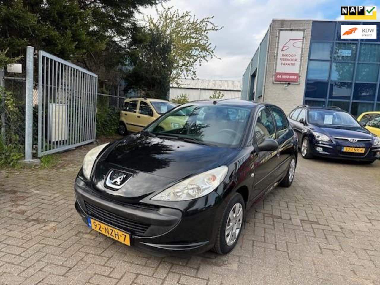 Peugeot 206 - 1.1 XR 1.1 XR, 5 deurs, Airco, Apk 04/2025, Nap - AutoWereld.nl