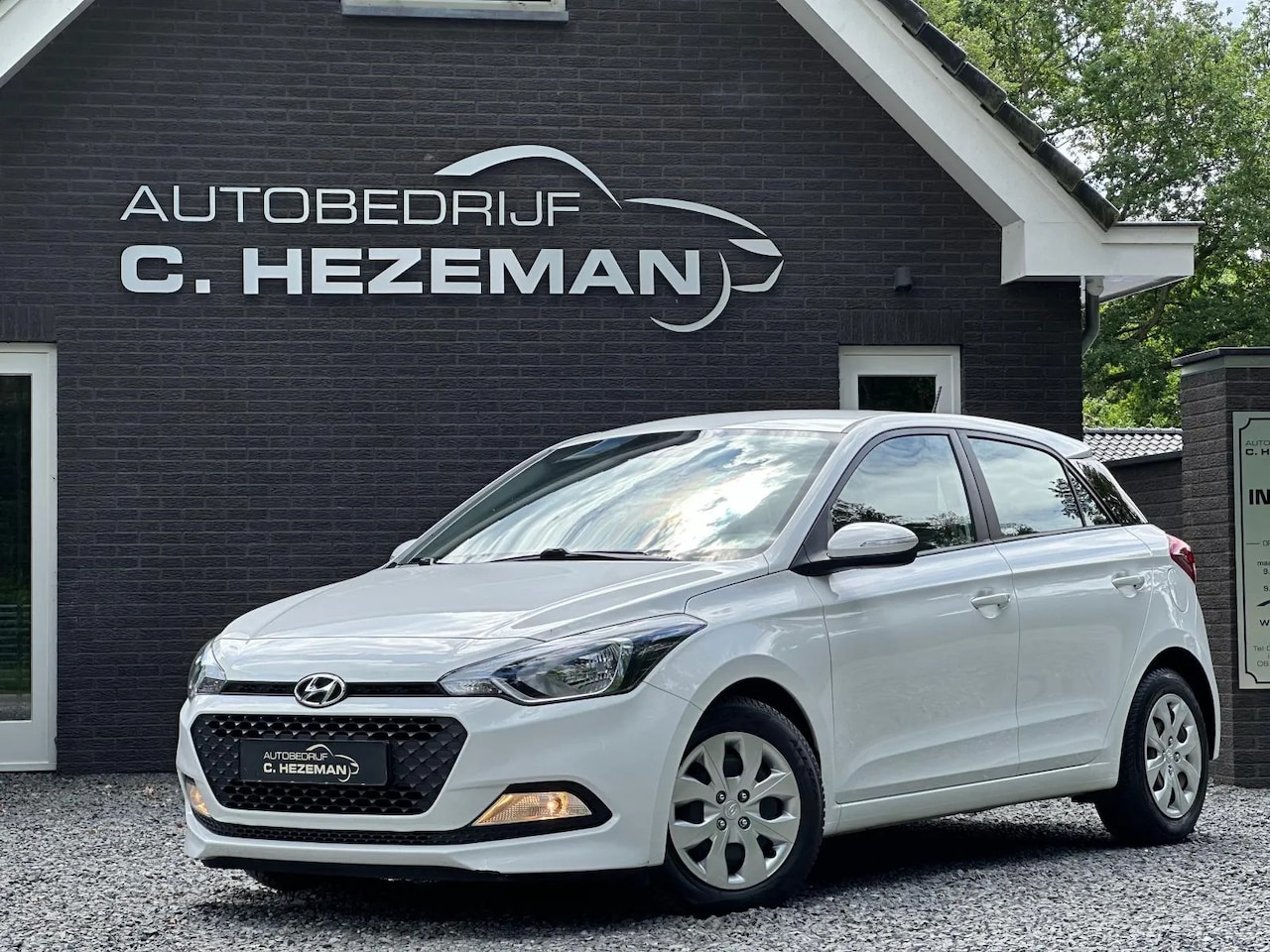 Hyundai i20 - 1.4i i-Motion 1e eigenaar DealerOH Nieuwstaat Automaat Airco 5 Deurs Nieuw Model - AutoWereld.nl