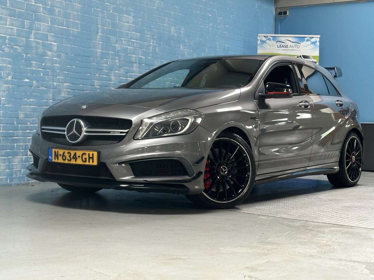 Mercedes-Benz A-klasse - AMG 45 4MATIC AMG SPORT / LEER / LMV /470pk Auto rijd goed - AutoWereld.nl