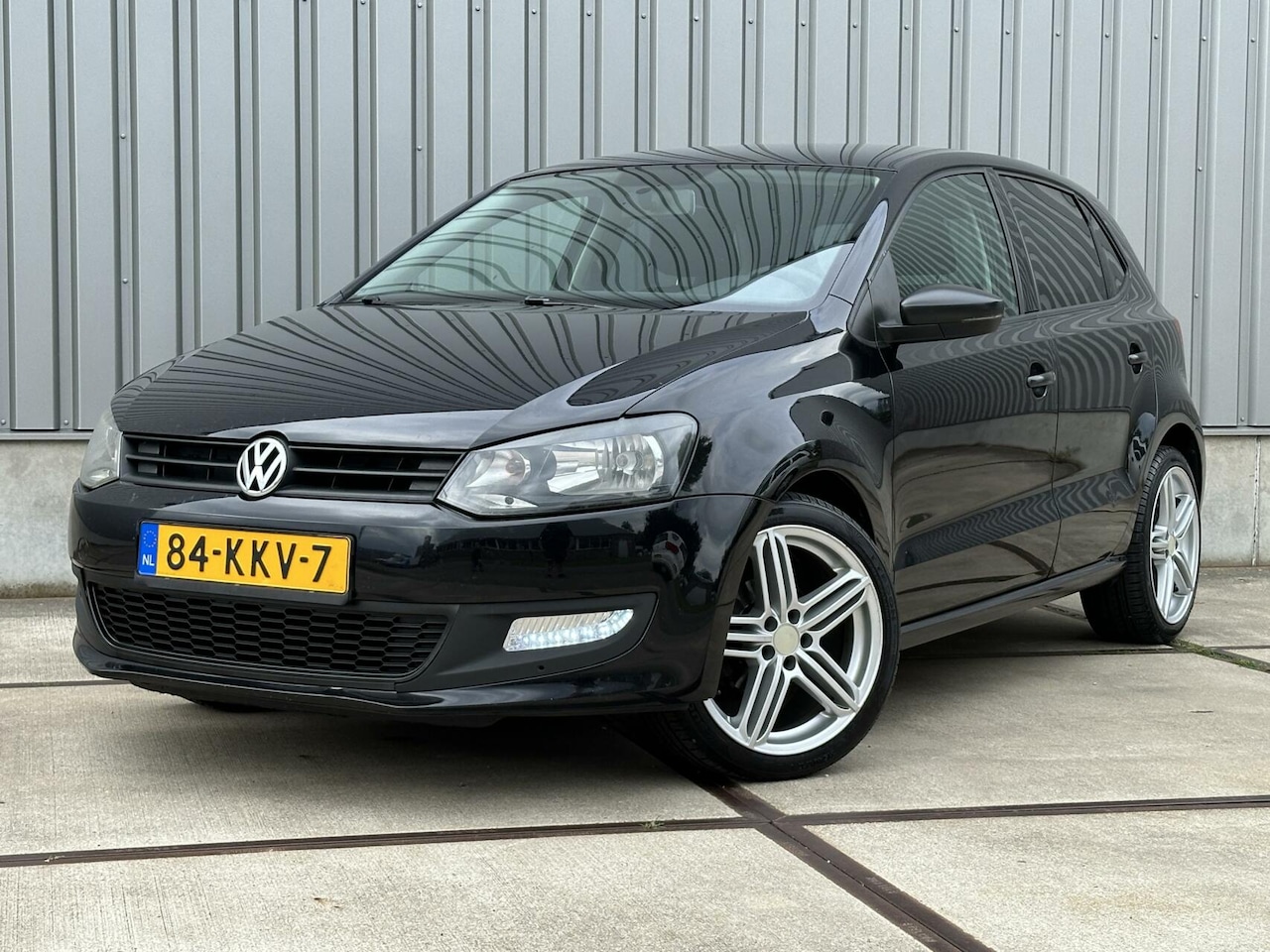 Volkswagen Polo - 1.2 Comfortline 5-Deurs - Led - Lichtmetaal - Onderhoudshistorie - AutoWereld.nl