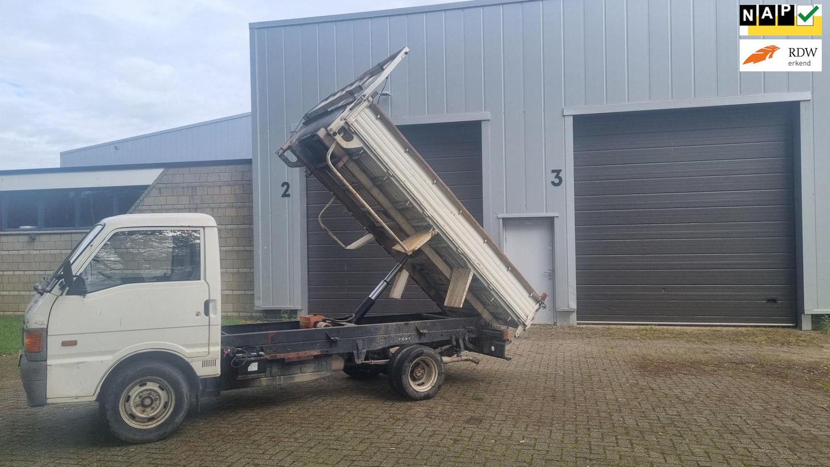 Mazda E-serie - E2200 814D 208D KIPPER TIPPER CLEAN CAR - AutoWereld.nl