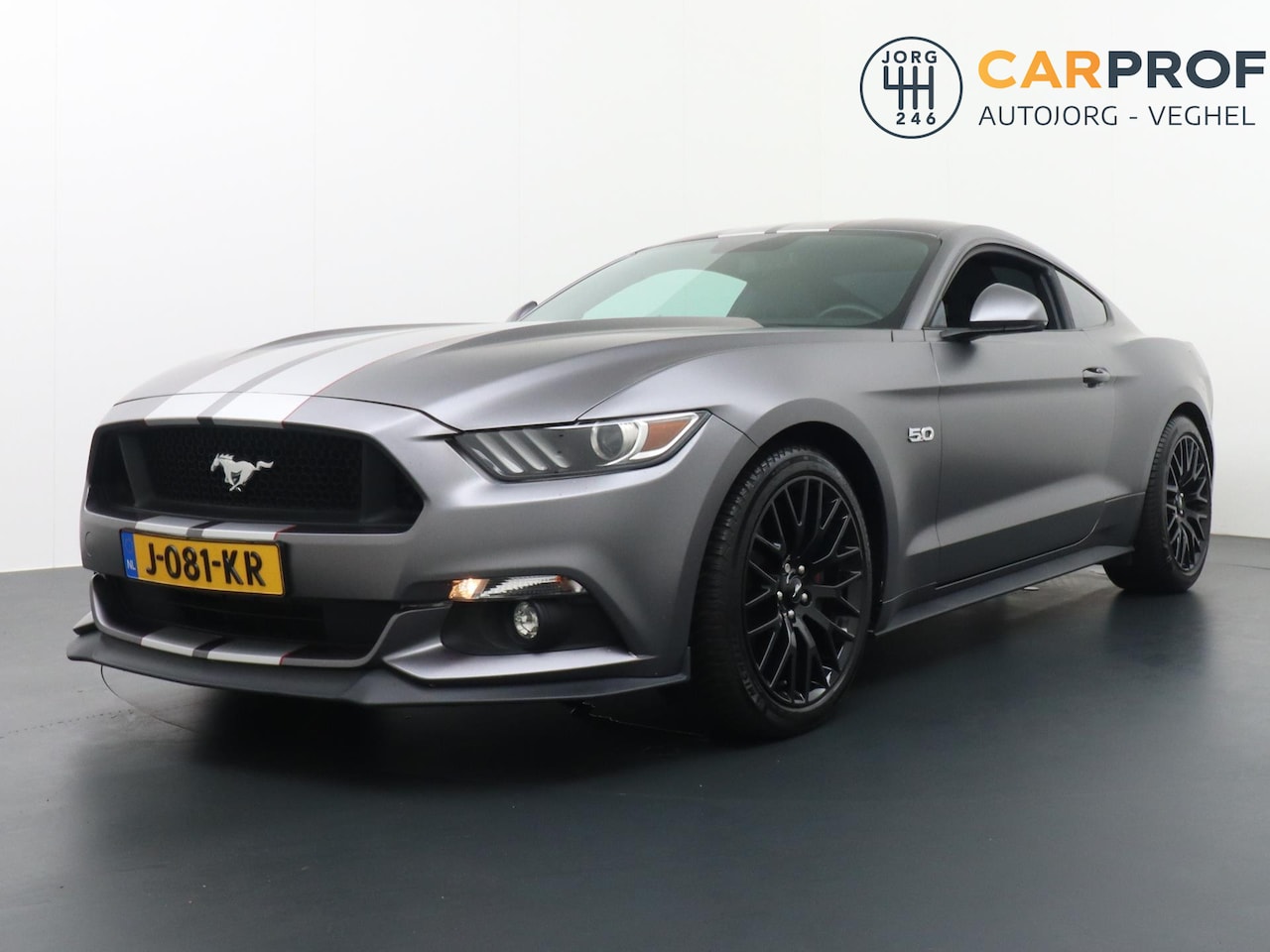 Ford Mustang Fastback - 5.0 GT Navigatie | Mat Grijs Wrap | 421 PK | - AutoWereld.nl