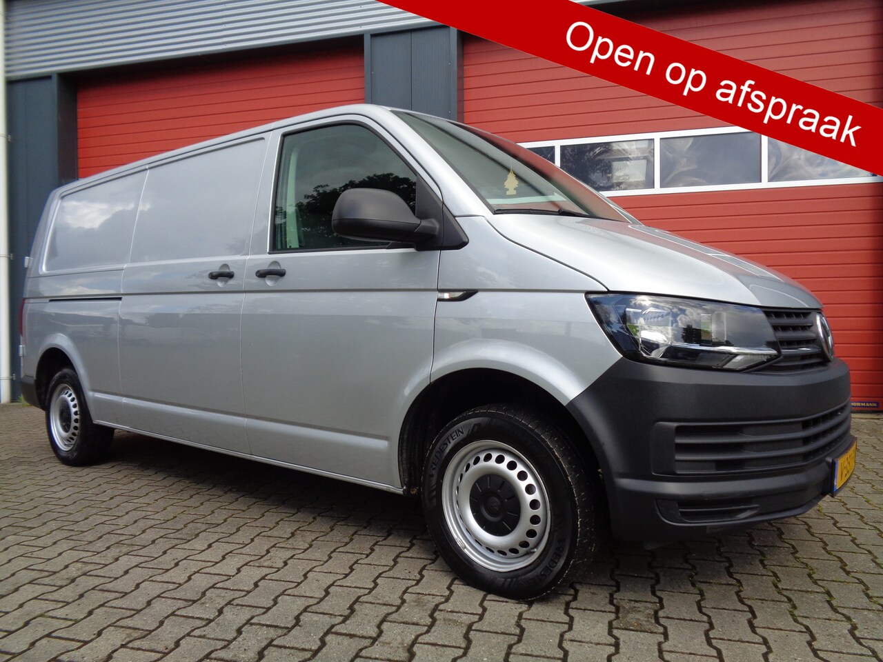 Volkswagen Transporter - 2.0 TDI L2H1 102PK Airco Cruise 105DKm NAP NL-Auto 1Ste-Eigenaar !!! - AutoWereld.nl