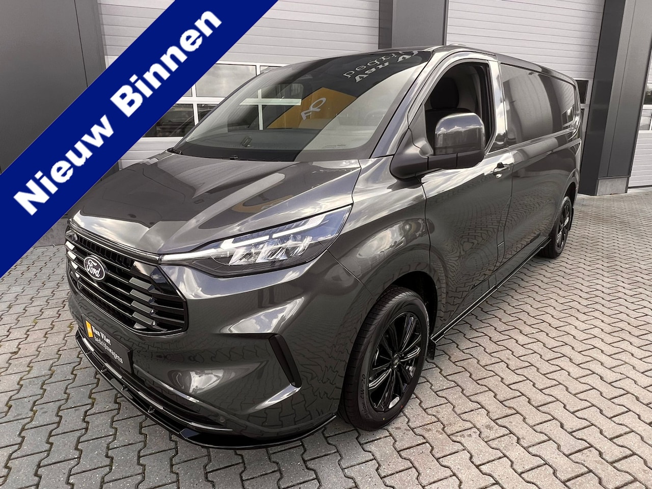 Ford Transit Custom - 320 2.0 TDCI L2H1 VVB LIMITED EDITION - AutoWereld.nl