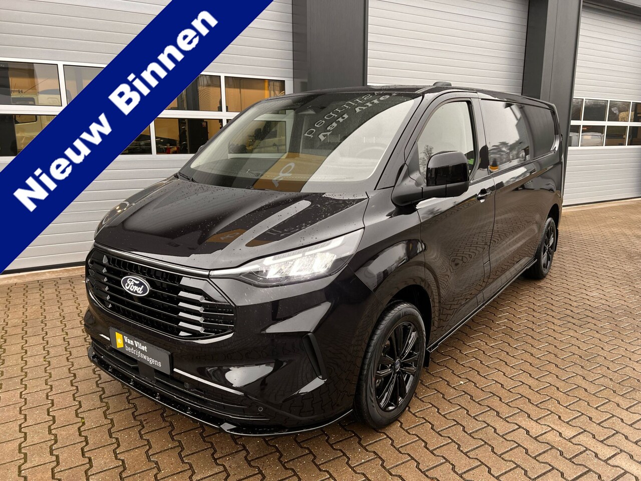 Ford Transit Custom - 320 2.0 TDCI L2H1 VVB LIMITED EDITION Nieuw direct rijden BVVB83 - AutoWereld.nl