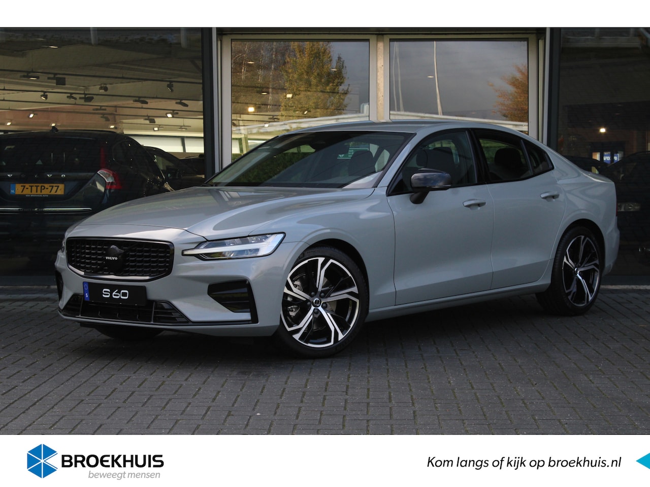 Volvo S60 - 2.0 B4 Plus Dark | Leder | Adaptive Cruise | 19" | Elek stoelen + geheugen | Google Maps | - AutoWereld.nl