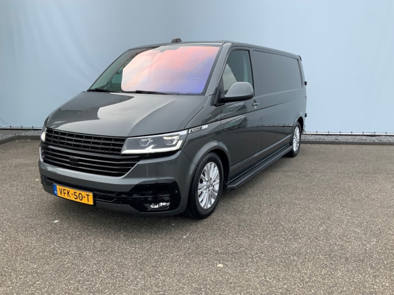 Volkswagen Transporter - 2.0 TDI L2H1 32 Automaat BULLI Airco Cruise Navi Alu Velg Trekhaak 2500 kg Euro 6 - AutoWereld.nl