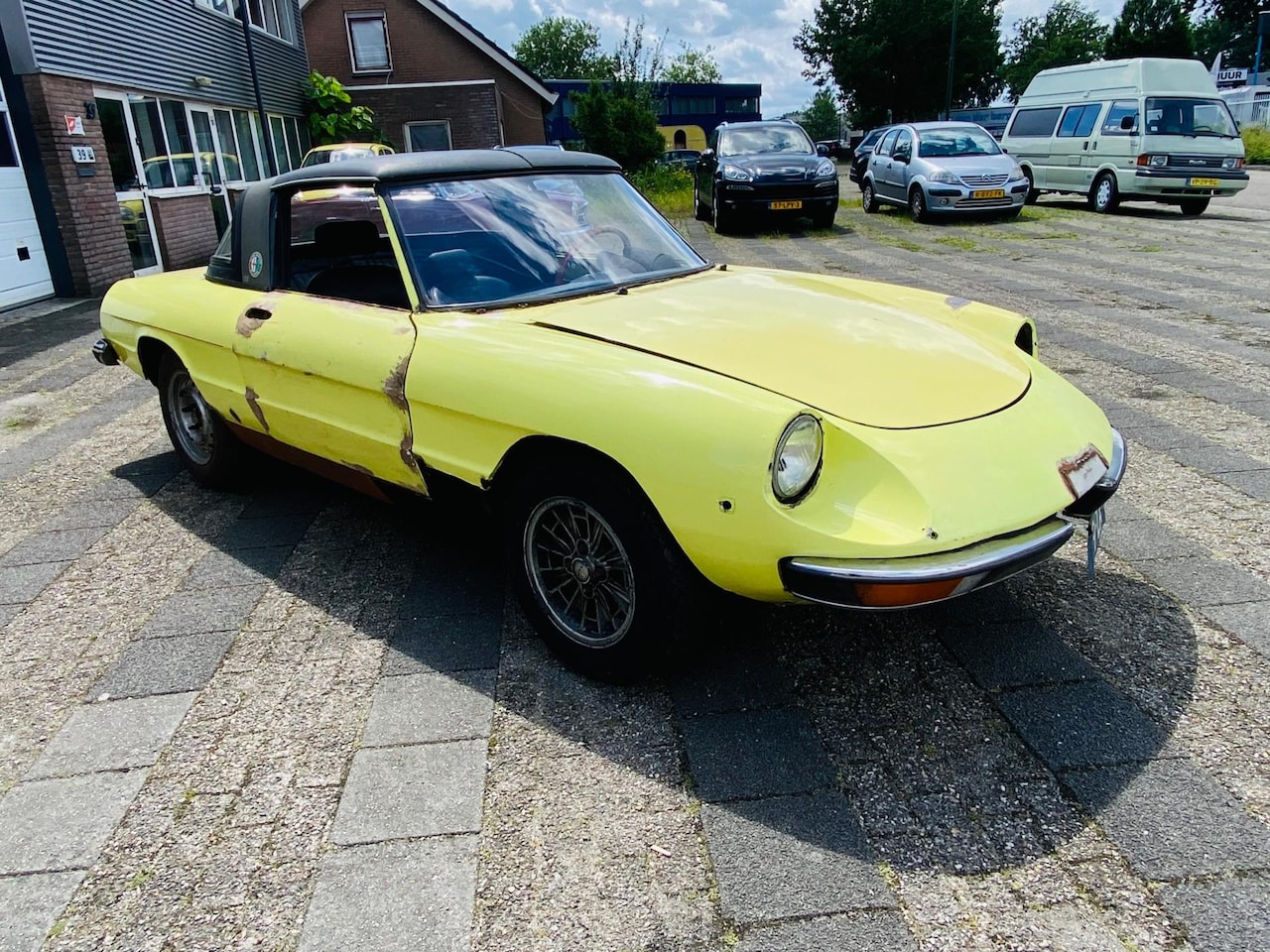 alfa-romeo-spider-2-0-veloce-1976-project.jpg