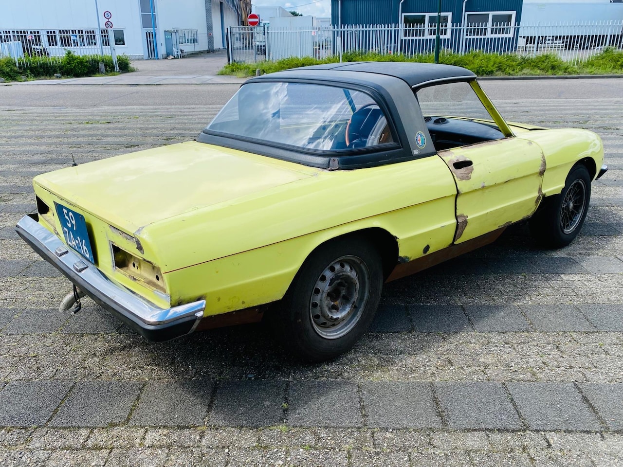 alfa-romeo-spider-2-0-veloce-1976-project.jpg