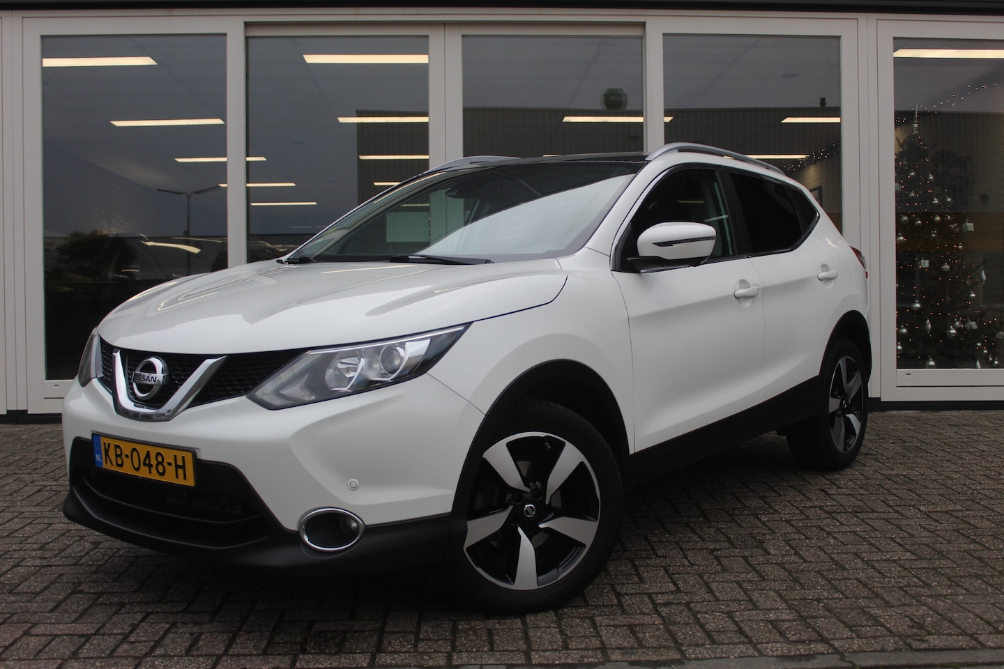 Nissan Qashqai - 1.6 dCi 130 Pk **Exportprijs(EU)€11250**, Navigatie, Cruise Controle, 360 Camera, Automaat - AutoWereld.nl