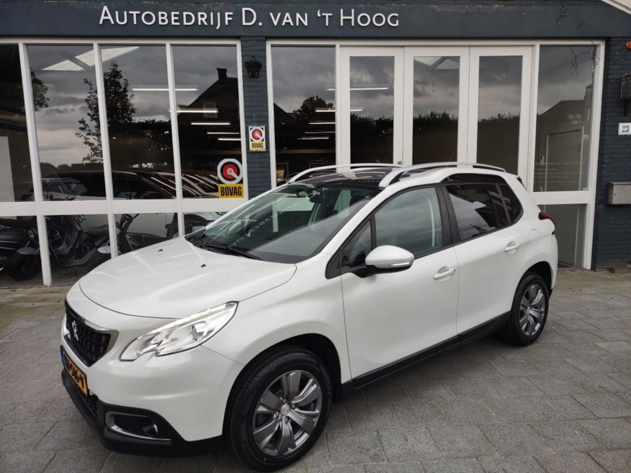 Peugeot 2008 - 1.2 PURET. BLUE LION - AutoWereld.nl