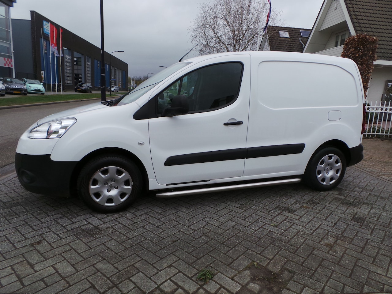 Peugeot Partner - 120 1.6 HDI L1 Airco,Schuifdeur,3pers - AutoWereld.nl