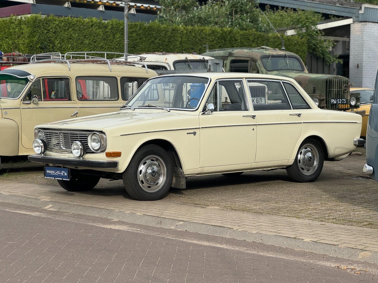 Volvo 144 - de Luxe De Luxe, automaat, lederen bekleding, gerestaureerd - AutoWereld.nl