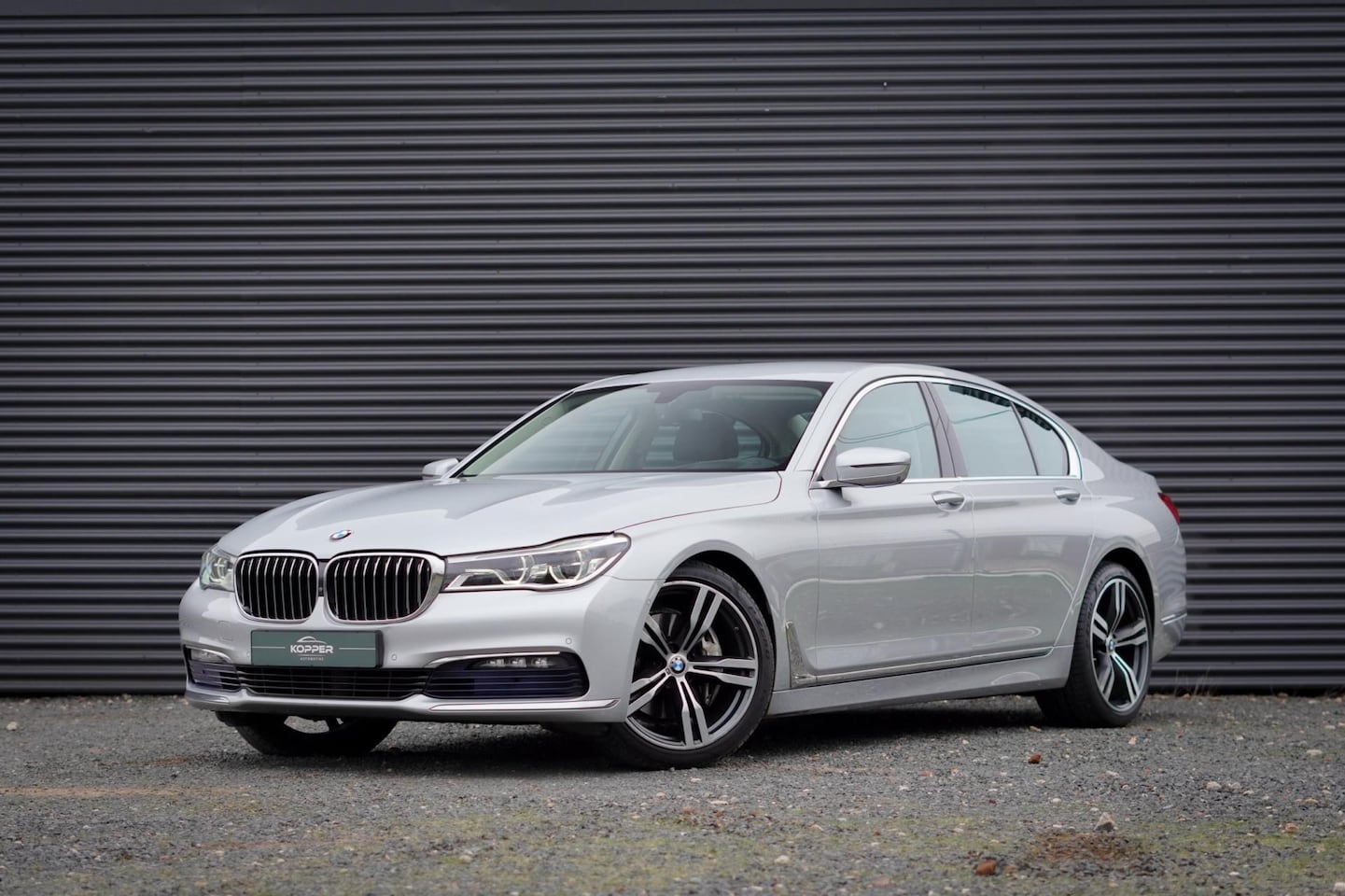 BMW 7-serie - 740i High Exe / Massage / Keurige staat / Groot onderhoud gehad - AutoWereld.nl