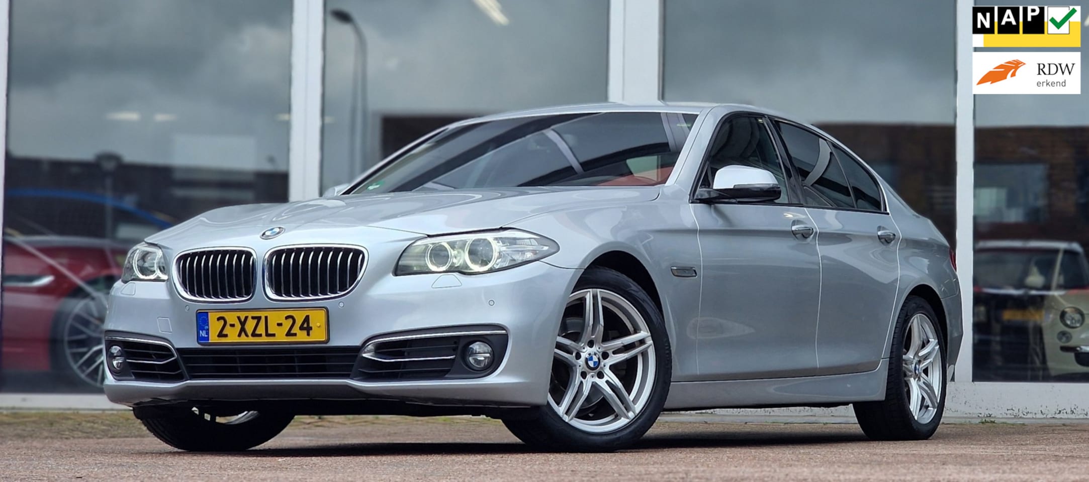 BMW 5-serie - 518d Luxury Edition Led koplampen Groot scherm Leer 18"LM - AutoWereld.nl