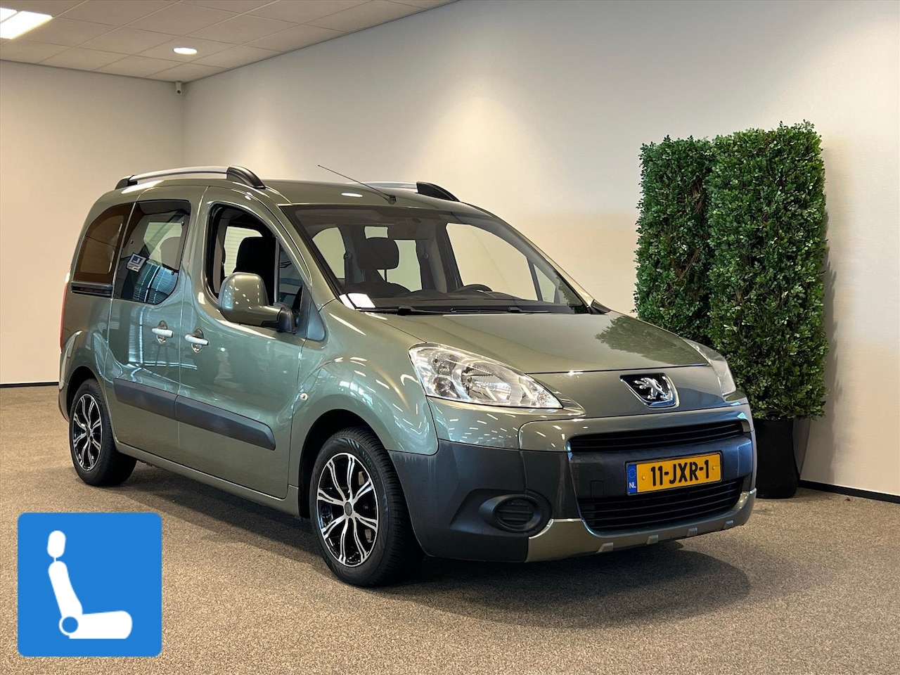 Peugeot Partner - Incl. draaistoel / invalide - AutoWereld.nl