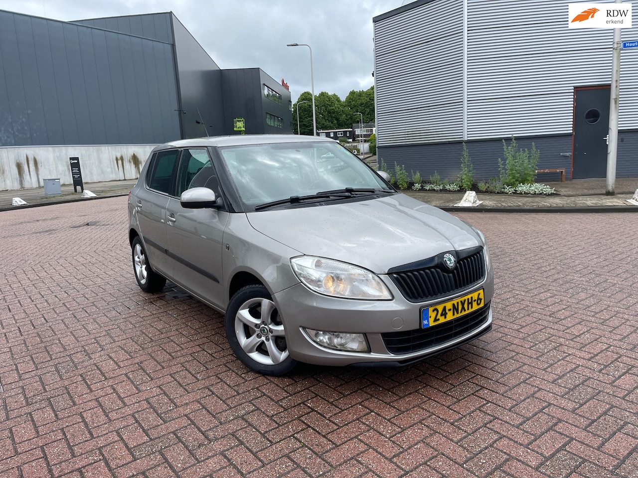 Skoda Fabia - 1.2 TSI Dynamic AUTOMAAT DSG CLIMA 5DR - AutoWereld.nl