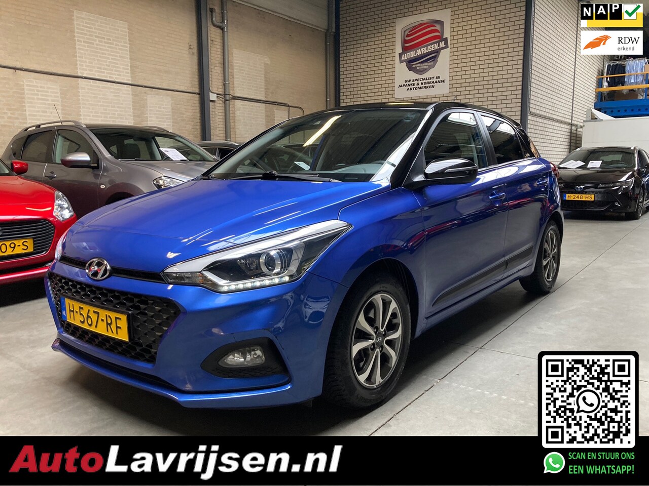 Hyundai i20 - COMFORT AUTOMAAT TWO-TONE NAVI/CAMERA CARPLAY/ANDROID NL AUTO NAP!! - AutoWereld.nl