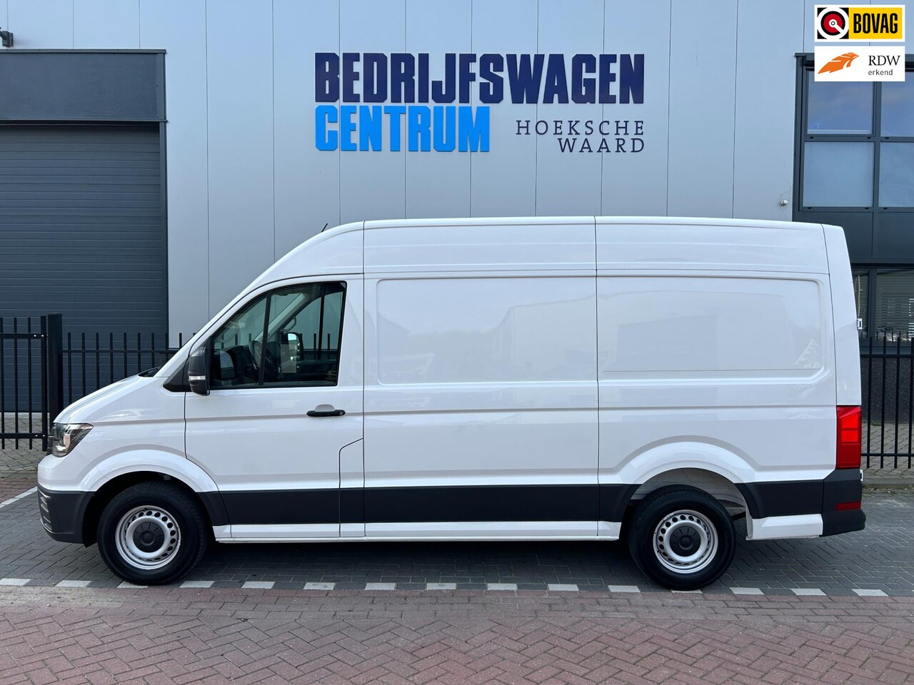 Volkswagen Crafter - 35 2.0TDI 140PK Automaat L3H3|Trekhaak|Camera - AutoWereld.nl