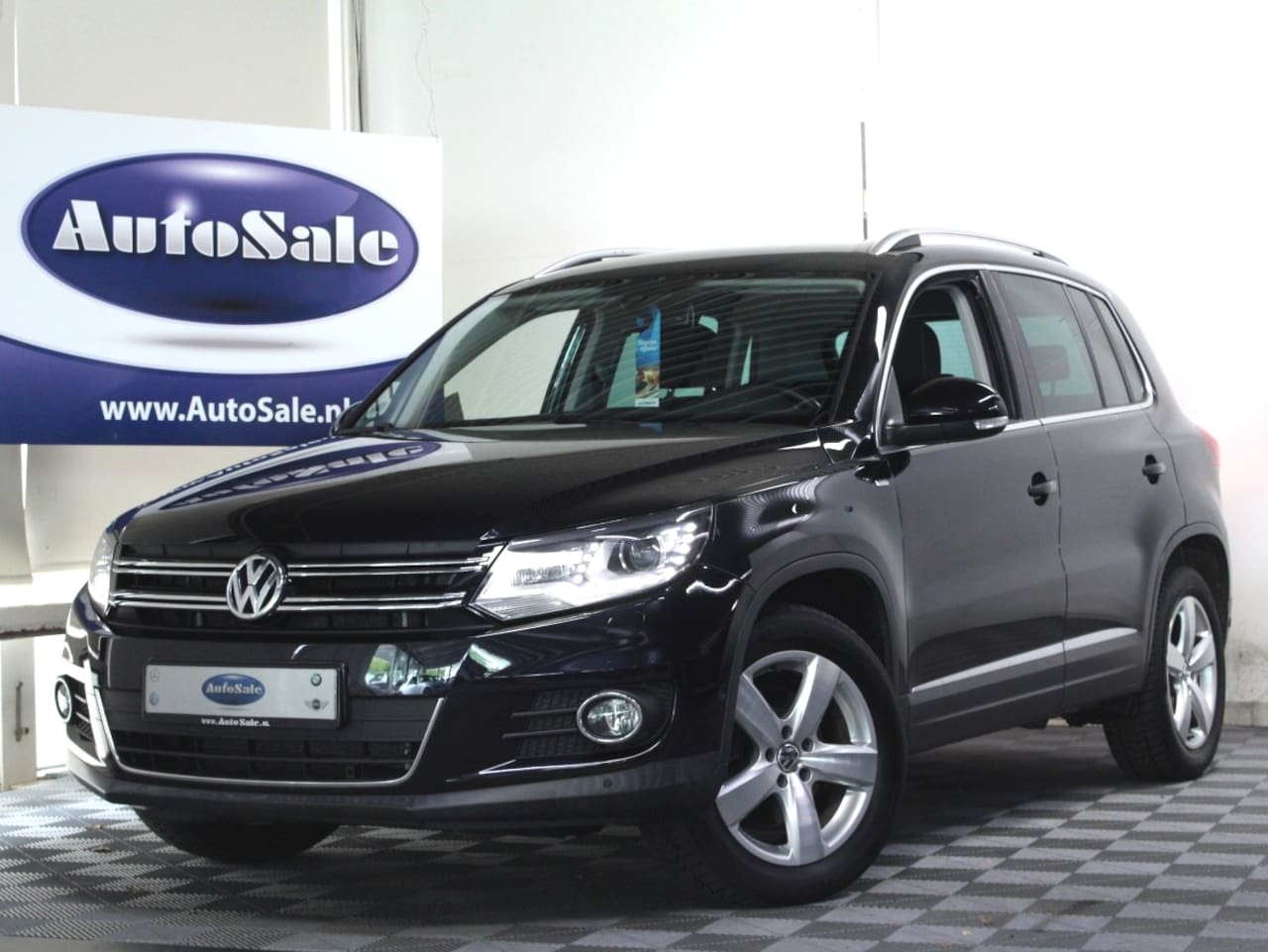 Volkswagen Tiguan - 1.4 TSI DSG Sport&Style 160pk XENON CAMERA STOELVW PDC '14 - AutoWereld.nl