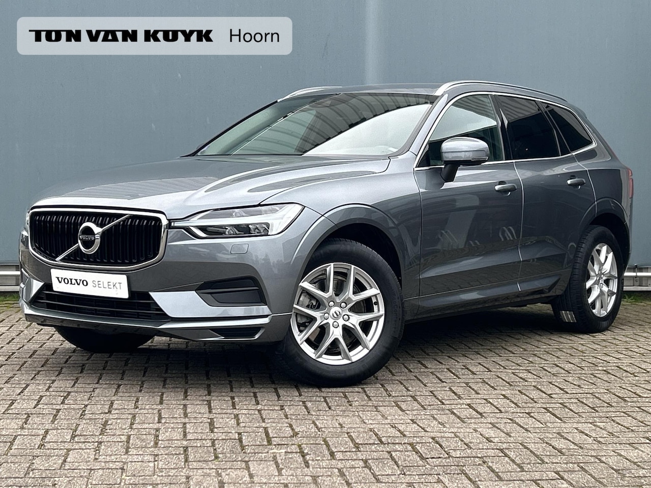 Volvo XC60 - 2.0 T4 Momentum automaat standkachel climate line 18 inch apple car play extra getint glas - AutoWereld.nl