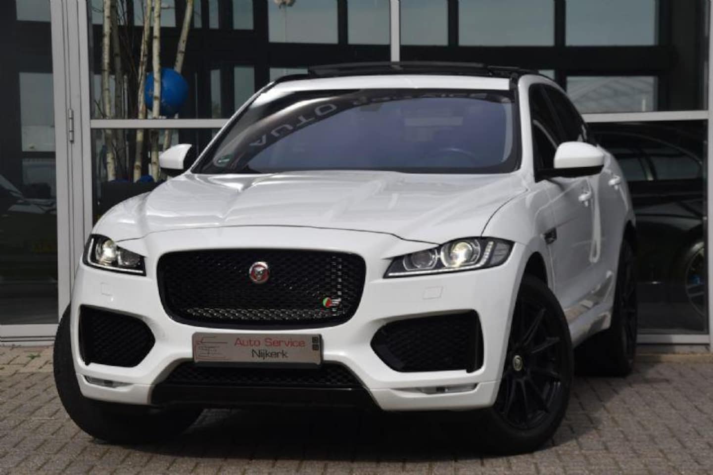 Jaguar F-Pace - 3.0 R-Sport AWD 35t Aut. Pano.dak Leder Led Nav. Duitse auto ! - AutoWereld.nl