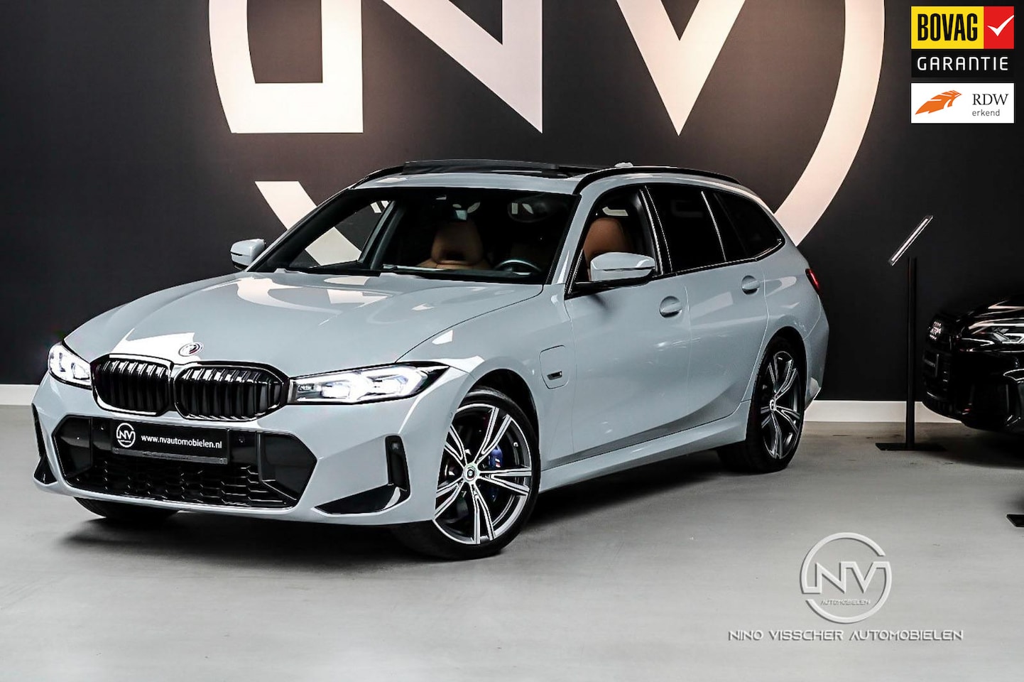 BMW 3-serie Touring - 330e xDrive VOL|M-Sport|HUD|H&K|Keyless - AutoWereld.nl