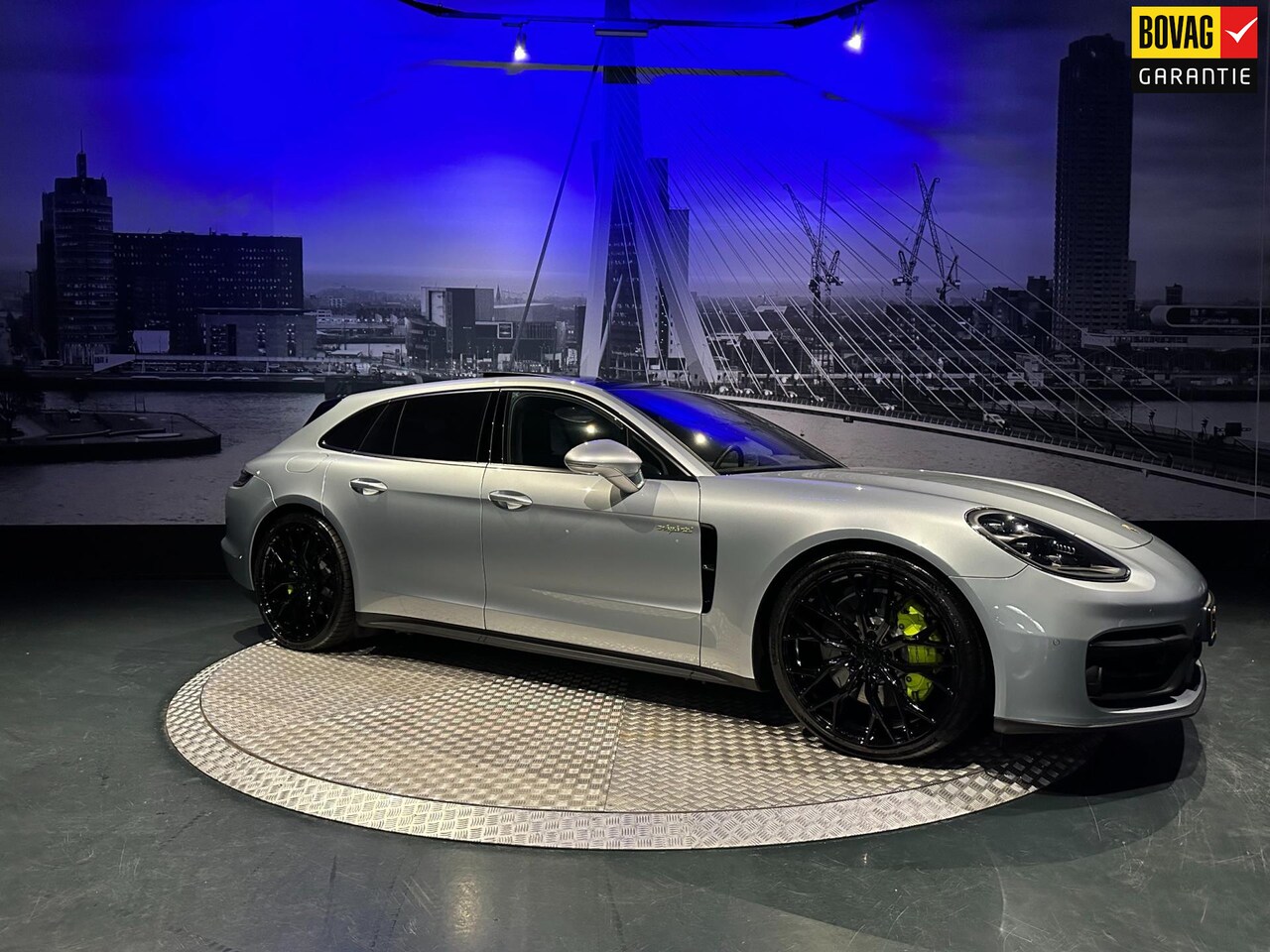 Porsche Panamera Sport Turismo - 2.9 4 E-Hybrid *Luchtvering*Pano*SportChrono*HUD*360camera* - AutoWereld.nl