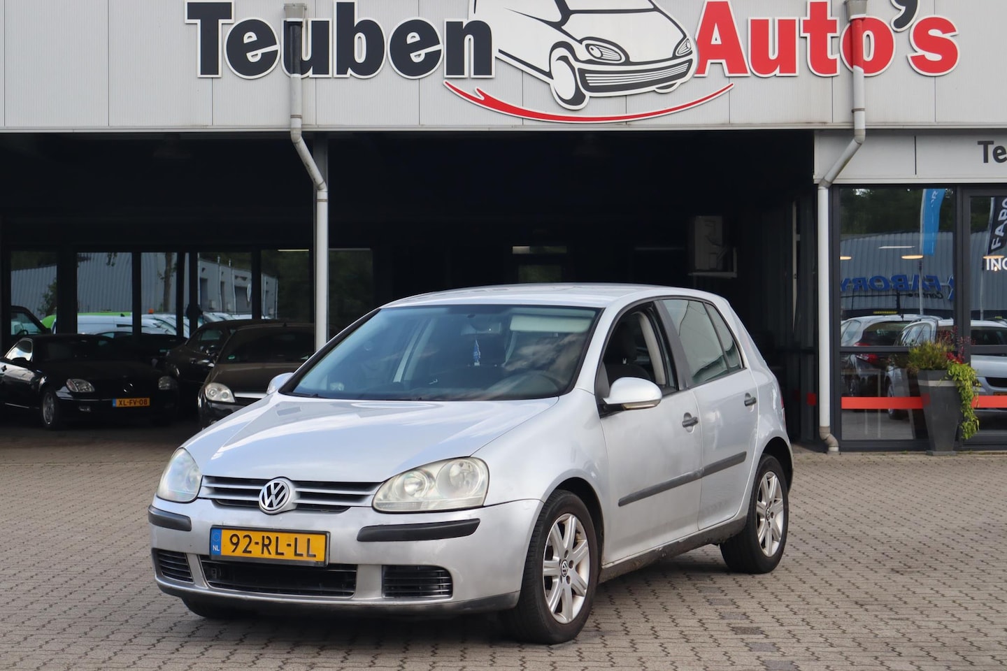 Volkswagen Golf - 1.4 FSI Businessline Opknapper, Zie foto's, Opknapper, Cruise control, Trekhaak - AutoWereld.nl