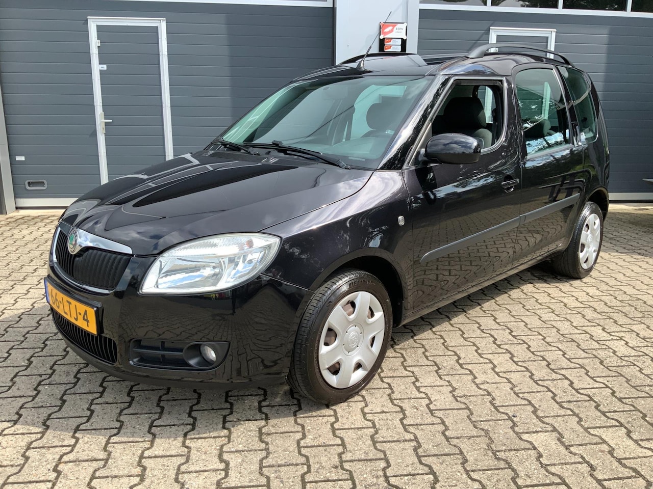 Skoda Roomster - 1.4-16V Tour Airco Trekhaak - AutoWereld.nl