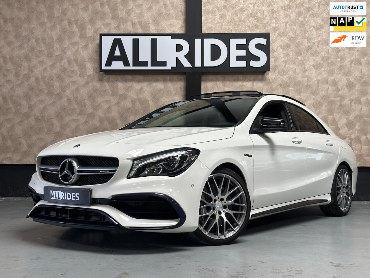 Mercedes-Benz CLA-Klasse - AMG 45 4MATIC Ambition | Pano | Side assist | Stoelververwarming | 19 inch - AutoWereld.nl