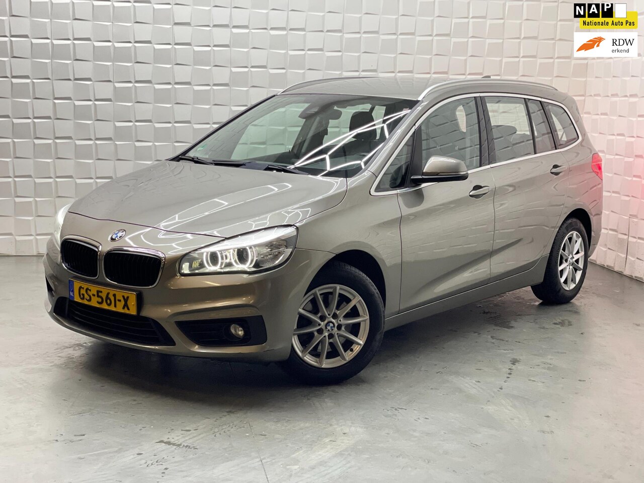 BMW 2-serie Gran Tourer - 218i Essential 7p. AUTOMAAT - AutoWereld.nl