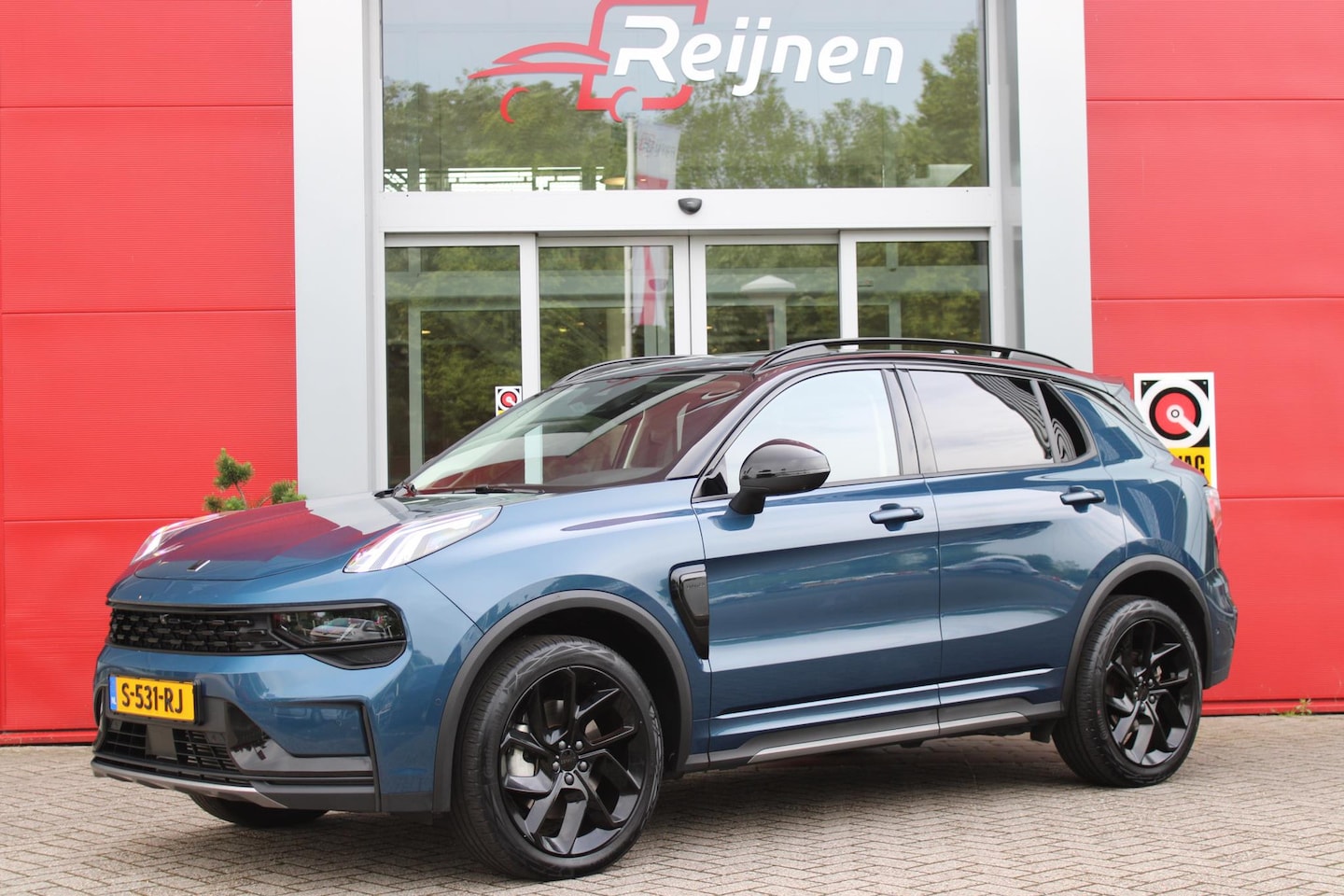 Lynk & Co 01 - Lynk & Co 1.5 261PK PHEV 75KM ELEKTRISCH RIJBER | BLACK PACK | PANORAMA SCHUIF / KANTELDAK - AutoWereld.nl