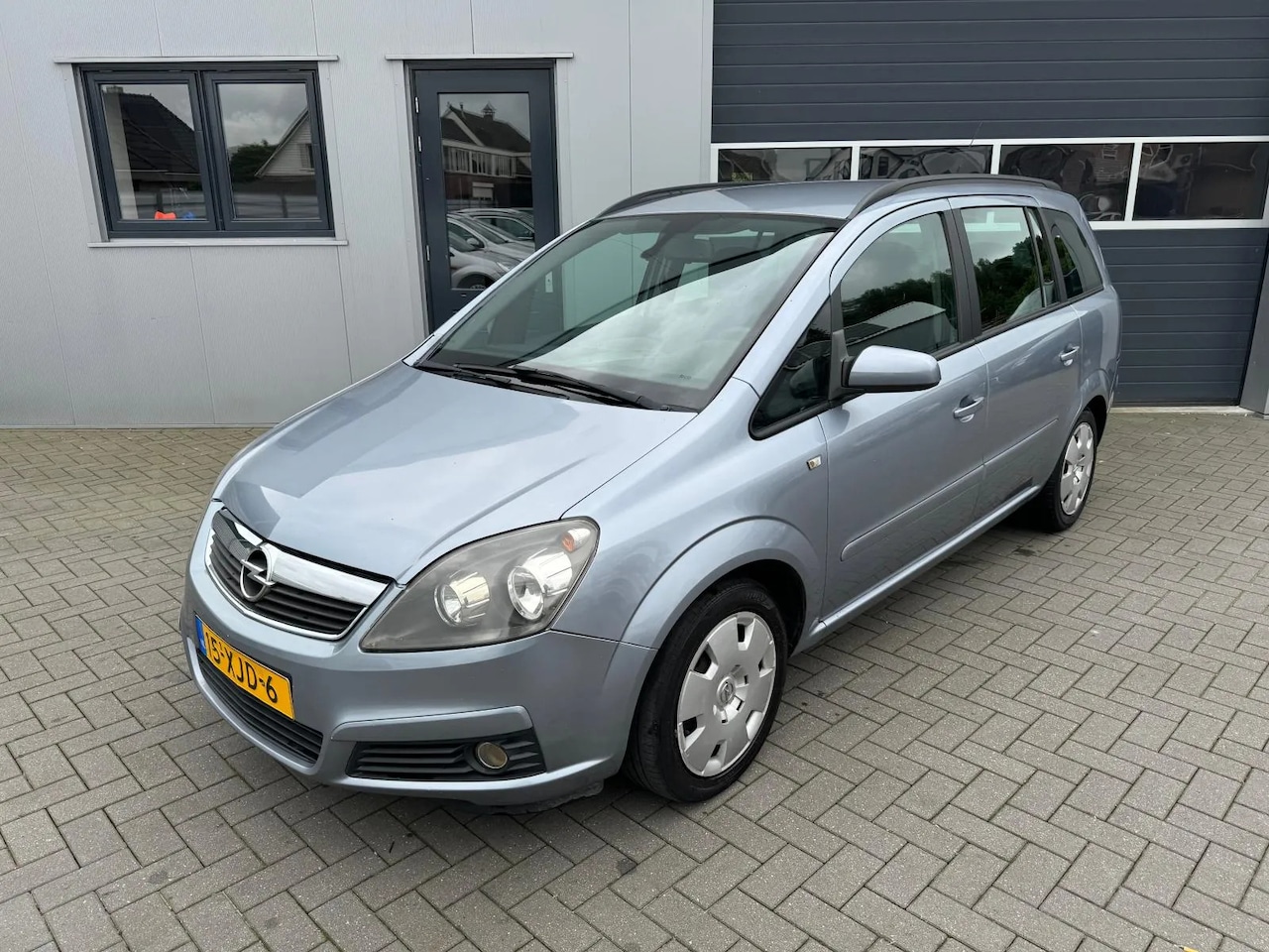 Opel Zafira - 1.9 CDTi Executive 1.9 CDTi Executive - AutoWereld.nl