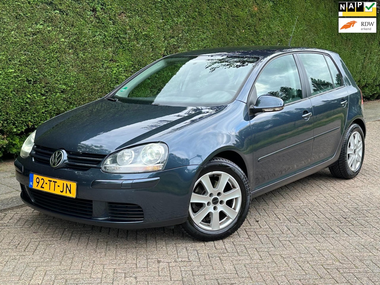 Volkswagen Golf - 1.6 FSI Optive 4 /AUTOMAAT/XENON/CRUISE/RIJDTSUPER/ - AutoWereld.nl