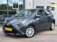 Toyota Aygo - 1.0 VVT-i x-play, AUTOMAAT, CAMERA, CARPLAY