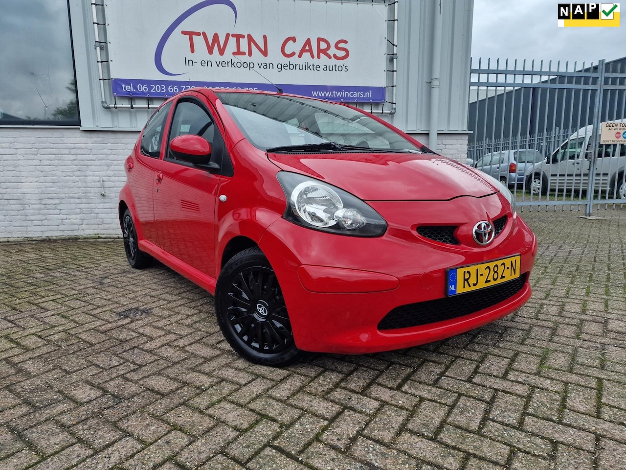 Toyota Aygo - 1.0-12V 5drs airco - AutoWereld.nl