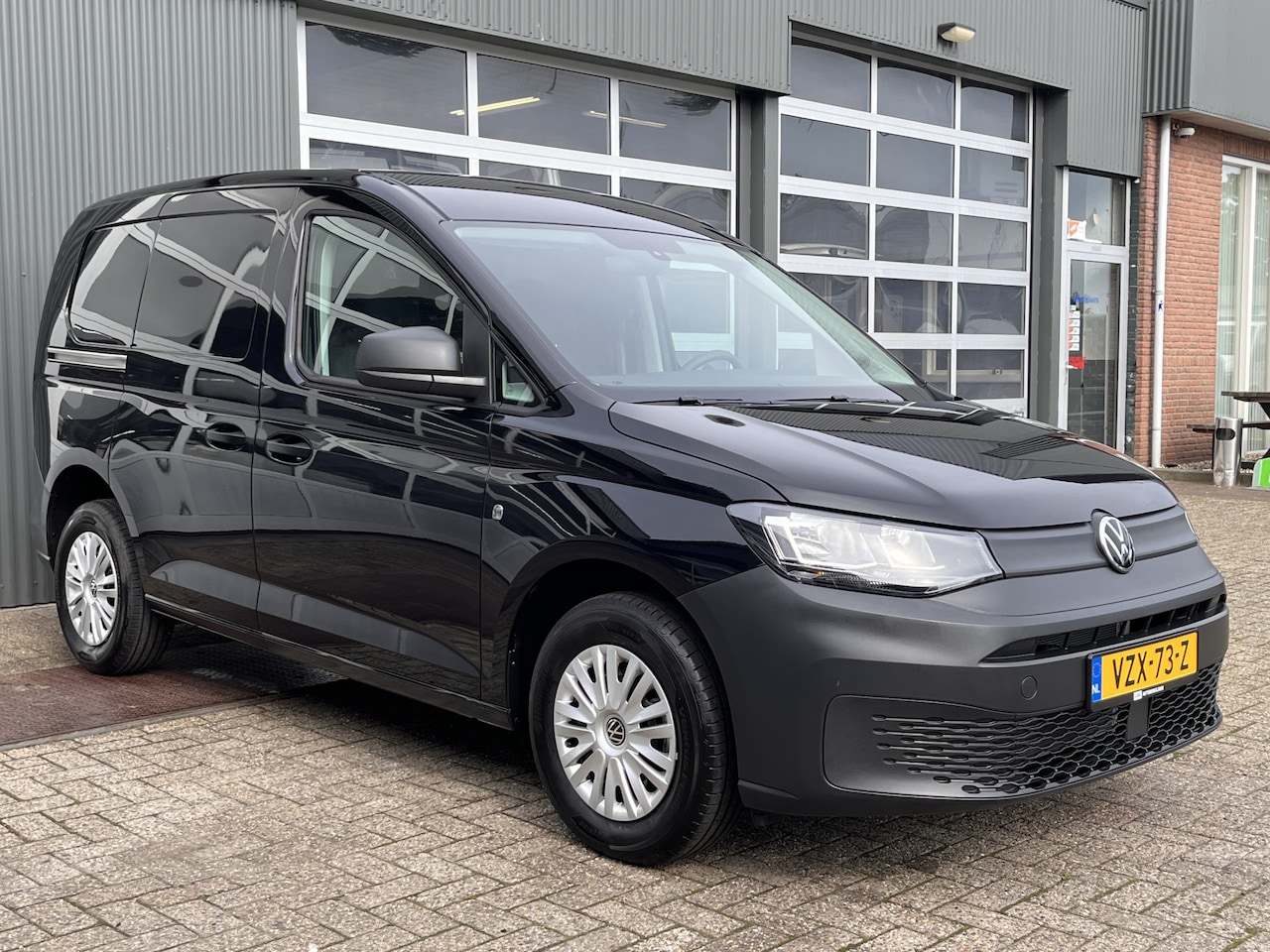 Volkswagen Caddy Cargo - 2.0 TDI 4x uit voorraad leverbaar Airco Cruise controle Stuurwielbediening telefoonverbind - AutoWereld.nl