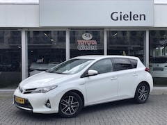 Toyota Auris - 1.8 Hybrid Dynamic | Navigatie, Parkeercamera, 16 inch Lichtmetalen velgen, Privacy Glass,