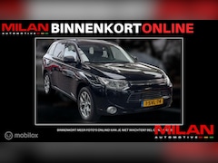 Mitsubishi Outlander - 2.0 PHEV Instyle+ BOMVOL OPTIES HYBRIDE TREKHAAK ZUINIG NAP