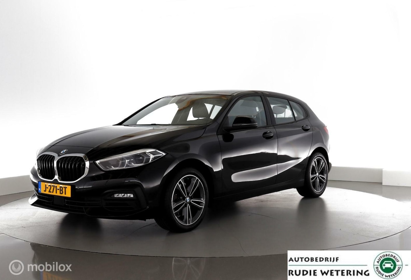 BMW 1-serie - 118i Automaat High Executive Edition trekhaak|leer|led|ecc|nav|pdc|lmv17. - AutoWereld.nl