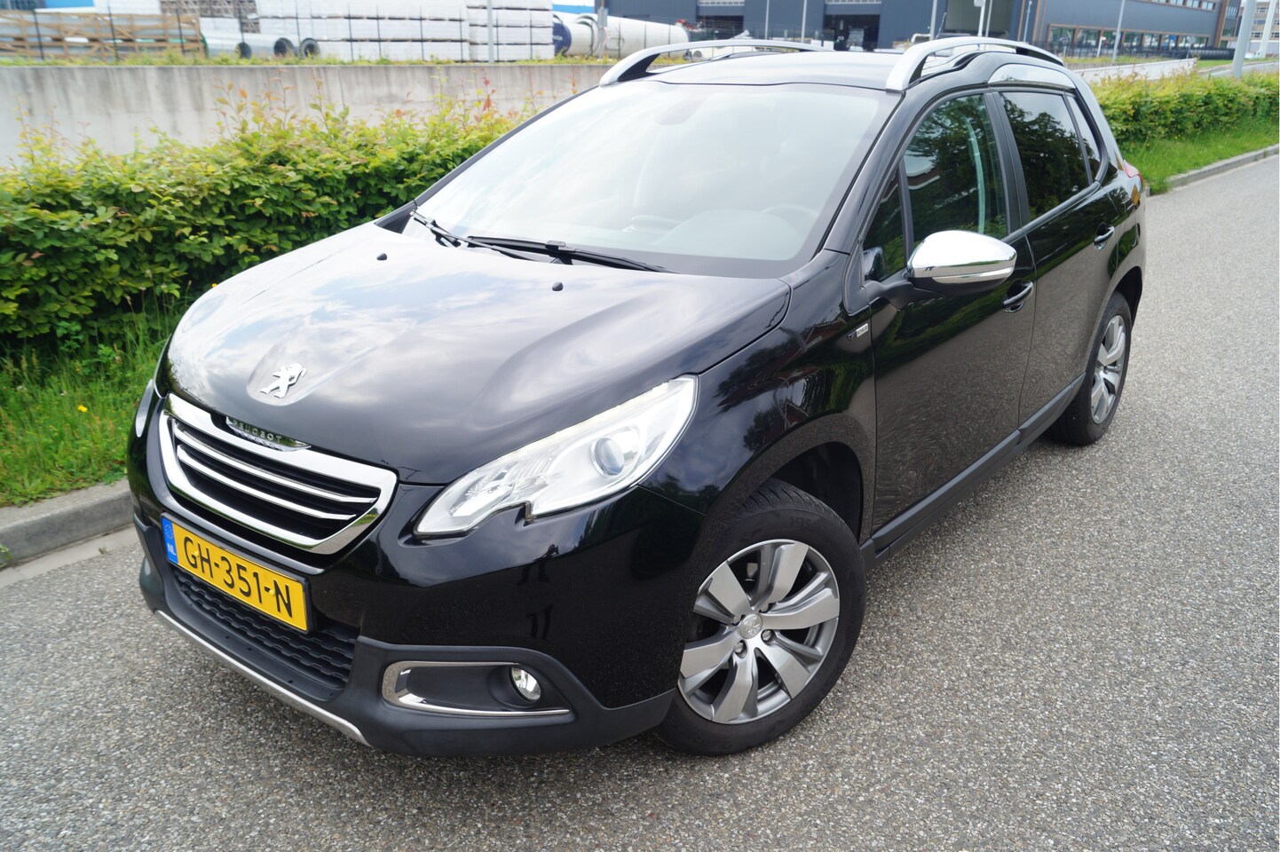 Peugeot 2008 - 1.2 PureTech Style | Pano | Navi | Clima | Cruise - AutoWereld.nl